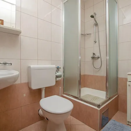 Apartment Anic Bol